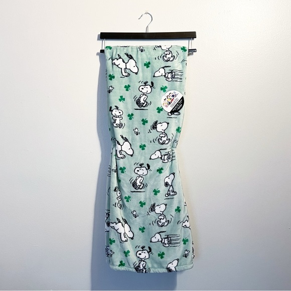 Peanuts Bedding Peanuts Snoopy St Patricks Day Shamrock Plush Throw